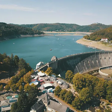 Schoene Aussicht Rot