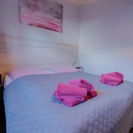 Schoene Aussicht Rot *