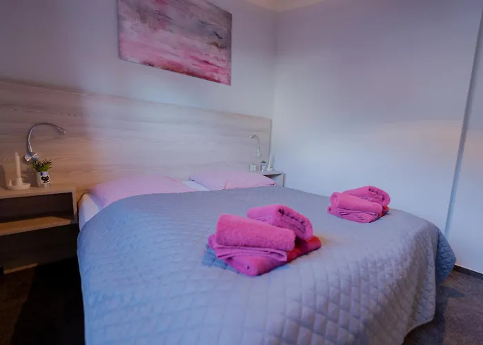 Schoene Aussicht Rot *